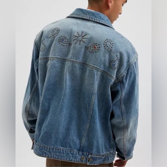 Urban Outfitters BDG Studded Relaxed Fit Denim Trucker Jacket Medium UNISEX - Picture 2 of 7